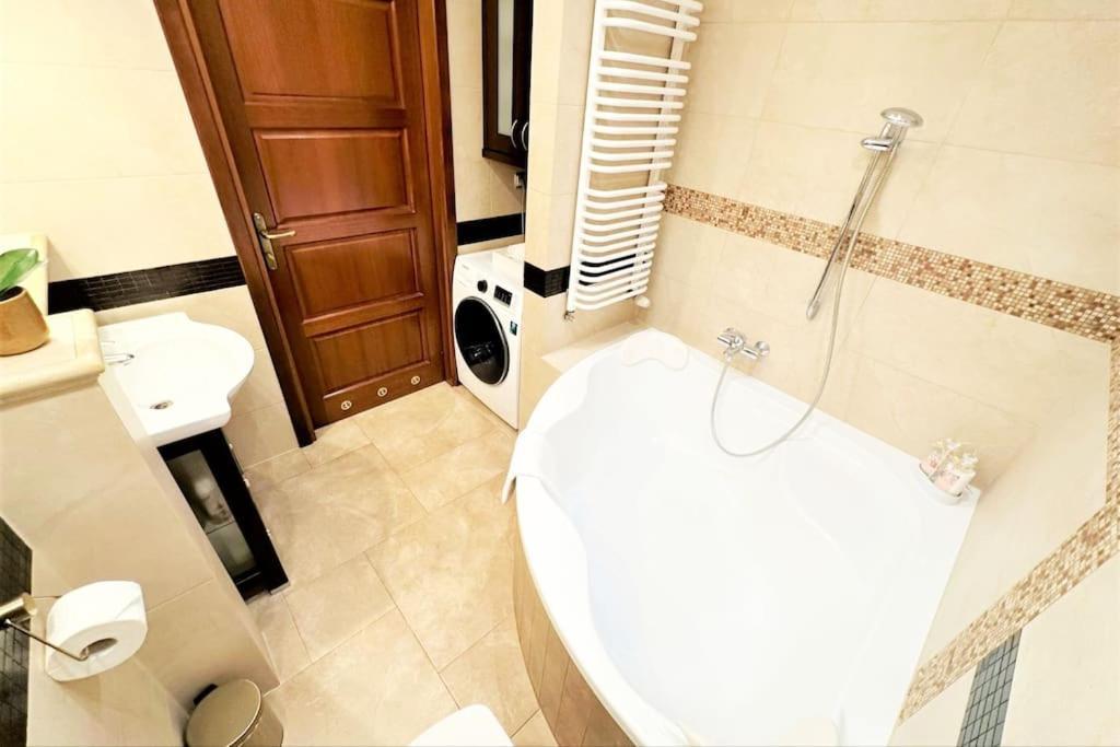 Exclusive Penthouse Near Citycenter 120M2 +Netflix Krasków Eksteriør bilde