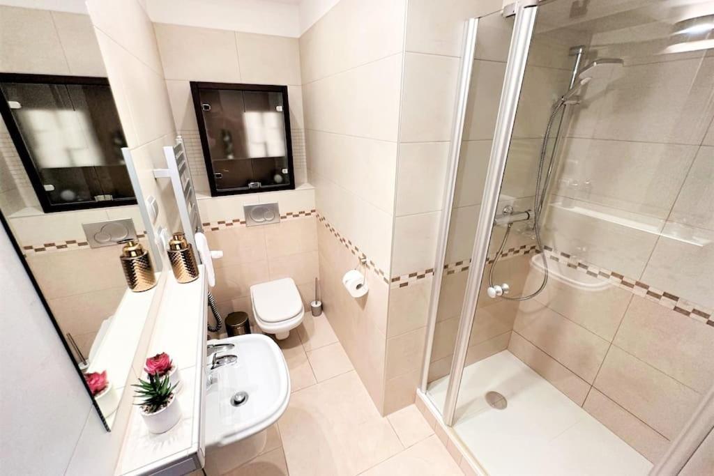 Exclusive Penthouse Near Citycenter 120M2 +Netflix Krasków Eksteriør bilde