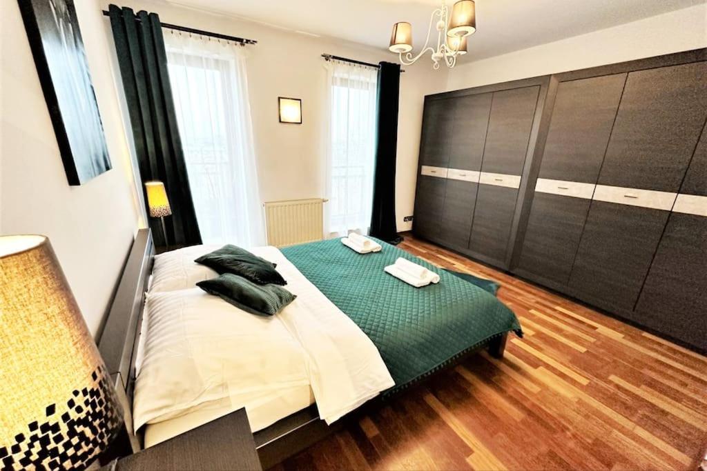 Exclusive Penthouse Near Citycenter 120M2 +Netflix Krasków Eksteriør bilde