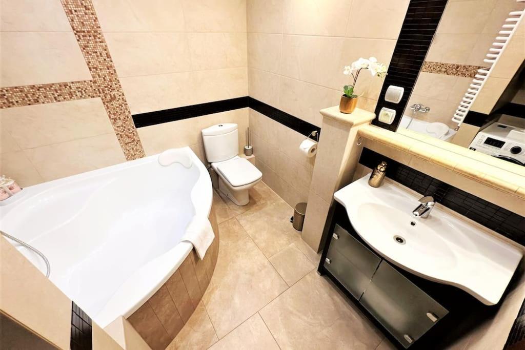 Exclusive Penthouse Near Citycenter 120M2 +Netflix Krasków Eksteriør bilde